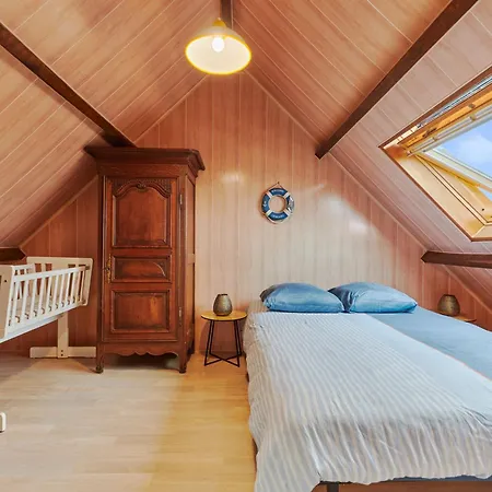 Les Pieds Dans L'eau By Interhome Quinéville