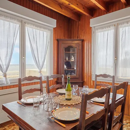 Les Pieds Dans L'eau By Interhome *