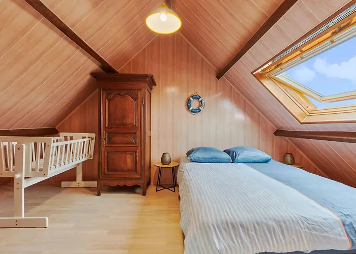 Les Pieds Dans L'eau By Interhome Quinéville