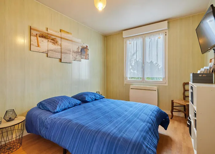 Les Pieds Dans L'eau By Interhome