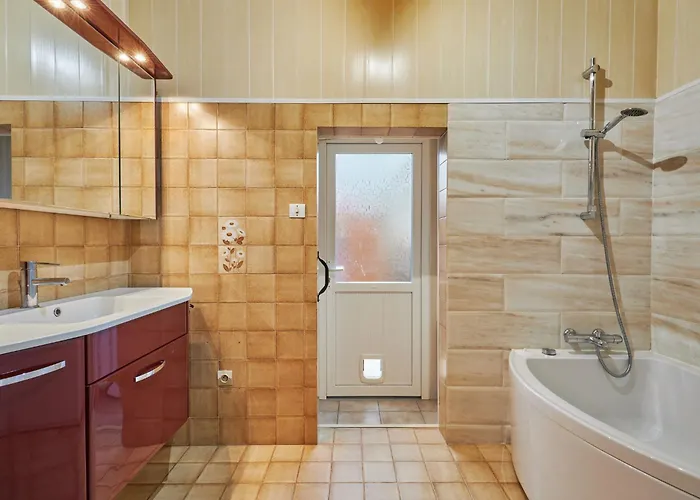 Les Pieds Dans L'eau By Interhome *